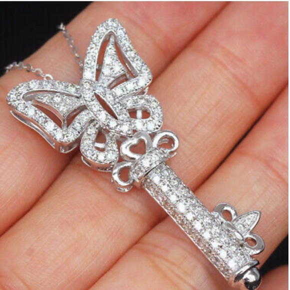 NEW 925 Sterling Silver 🦋 🔑 Necklace - Picture 7 of 7